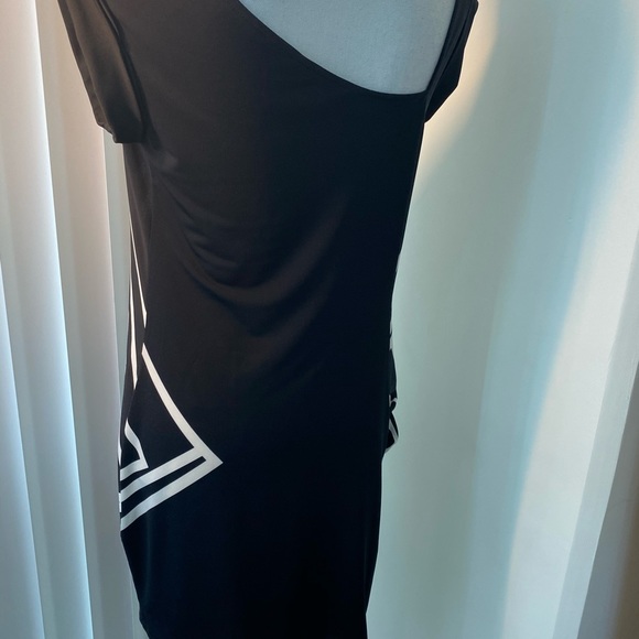 BcbgMaxAzria Scoop Neck Dress - Picture 5 of 8